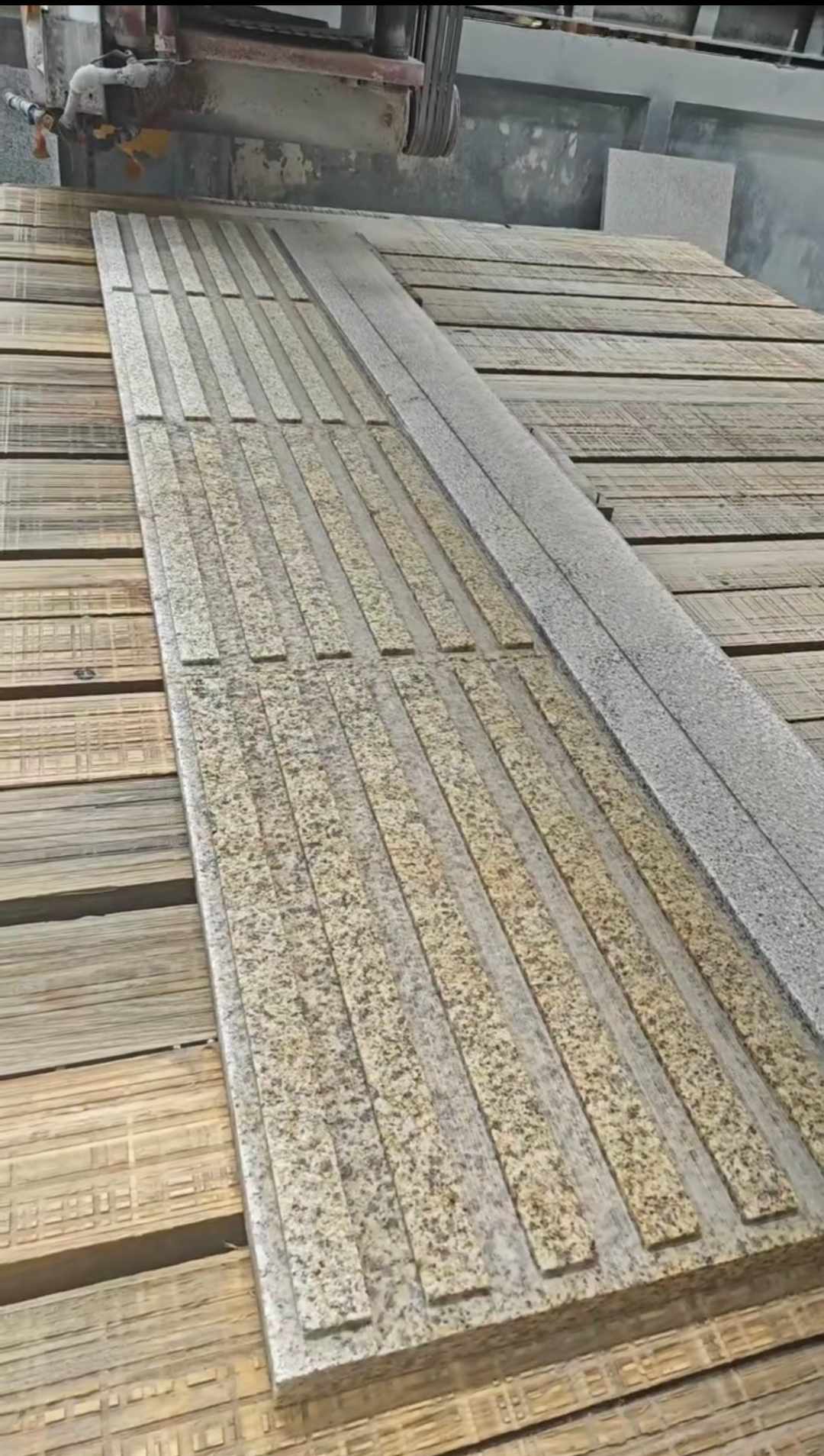 黄冈黄金麻盲道石 盲条